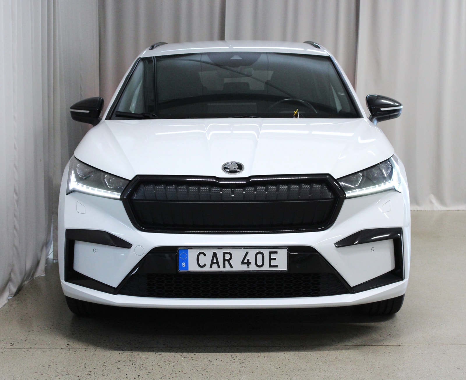 Skoda Enyaq iV 80x 265HK, Sportline, Drag, S&V-hjul, Kamera, Värmepump 2023 - miniatyr 7