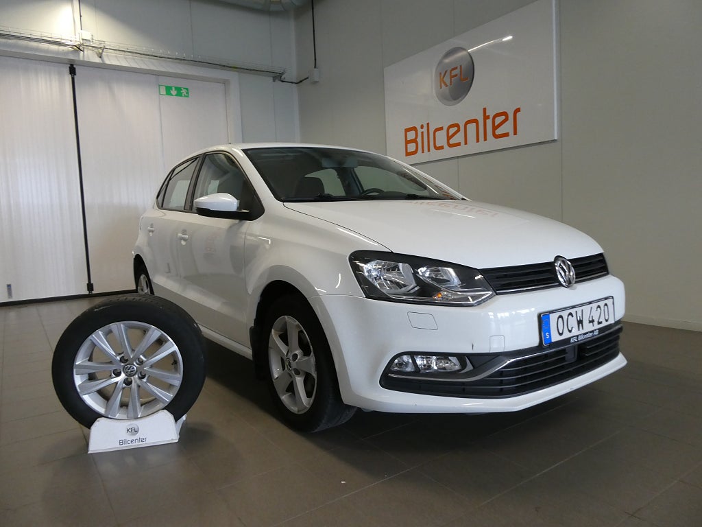 Volkswagen Polo 5-dörrar 1.2 TSI *NYKAMREM* Nyservad Vinterhjul