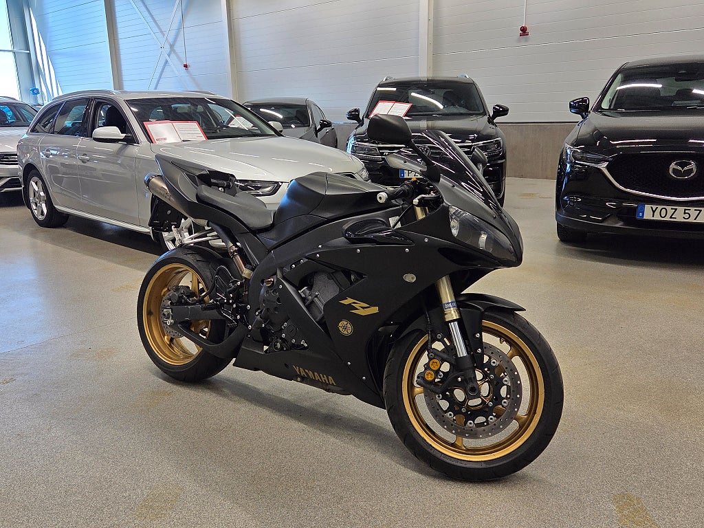Yamaha YZF-R1 1.0 Nybes & Nyservad *RESERVERAD*