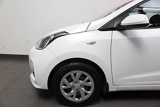 Halvkombi Hyundai i10 8 av 19