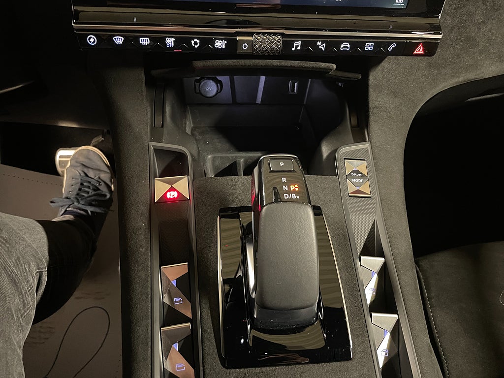 Bild på DS 7 Crossback E-Tense Performance 300hk 4x4 - ELBAKLUCKA