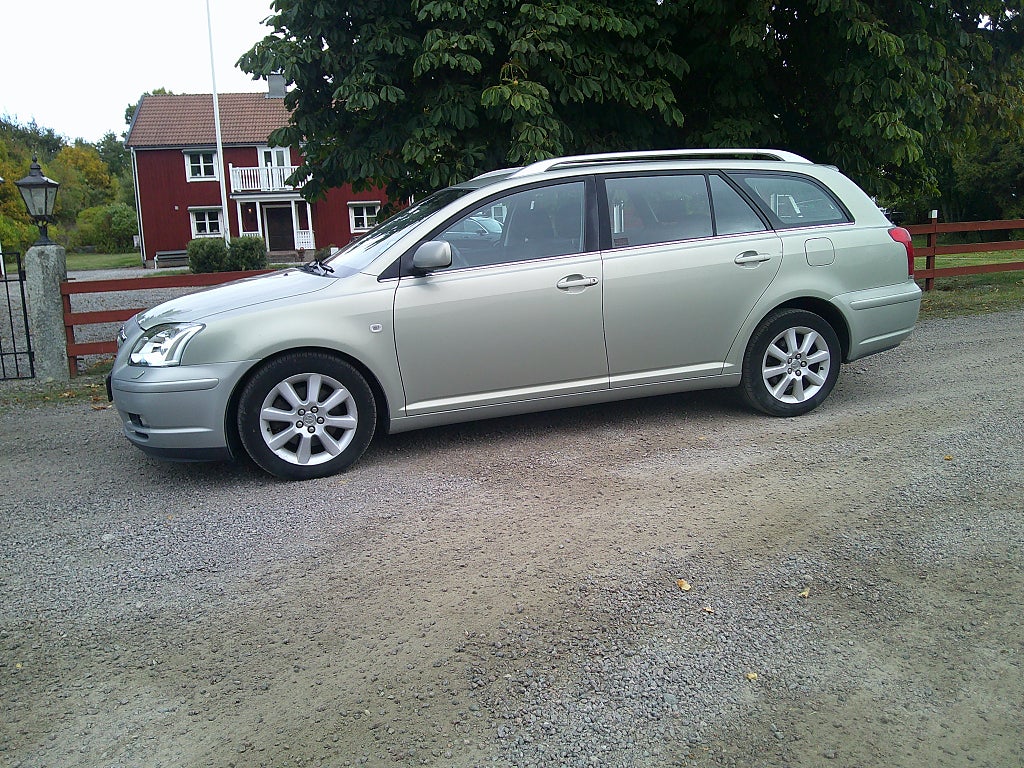 Toyota Avensis Kombi 2.0 D-4 VVT-i*besik*finans