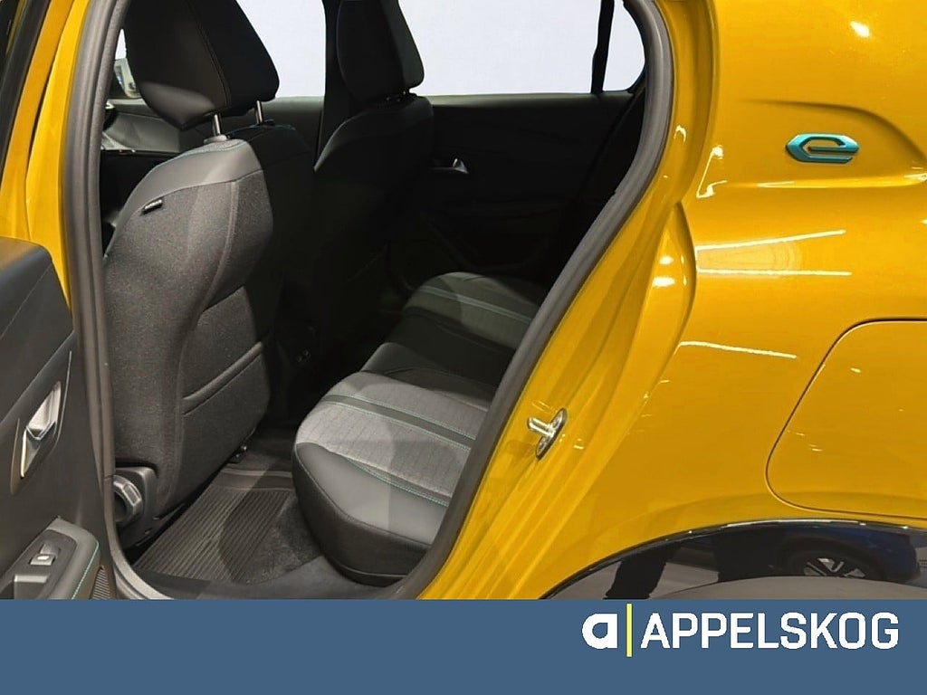 Peugeot E-208 Allure 50 kWh Electric |RÄNTA 3,99%|V-HJUL INGÅR| thumbnail