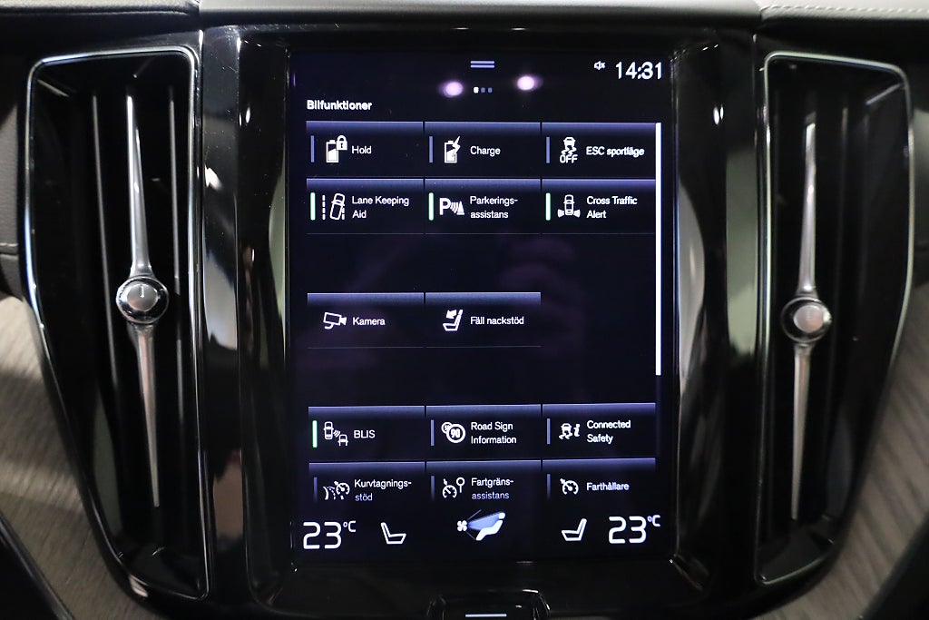 Volvo XC60 Recharge T6 AWD Inscription Orrefors Pano Drag H&K Navi 2021