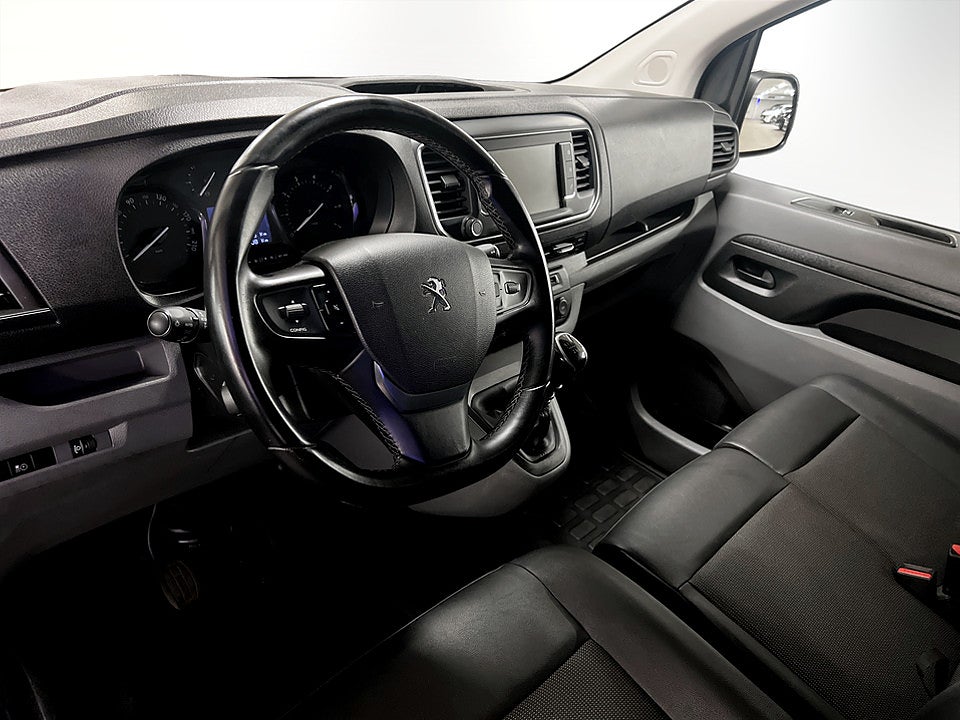 Bild på Peugeot Expert PRO+ 2.0 BHDi 145hk L2 DRAGKROK