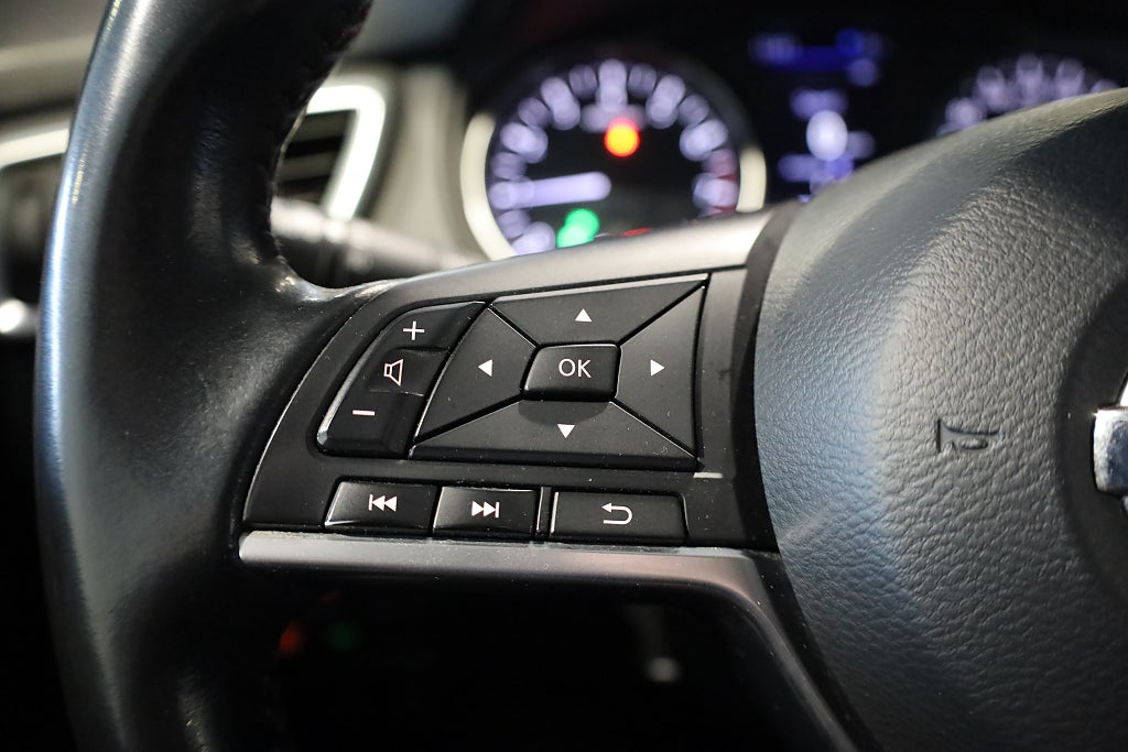 Nissan Qashqai 1,3 DIG-T 160hk N-CONNECTA Aut 360° Navi P-sensorer 2019