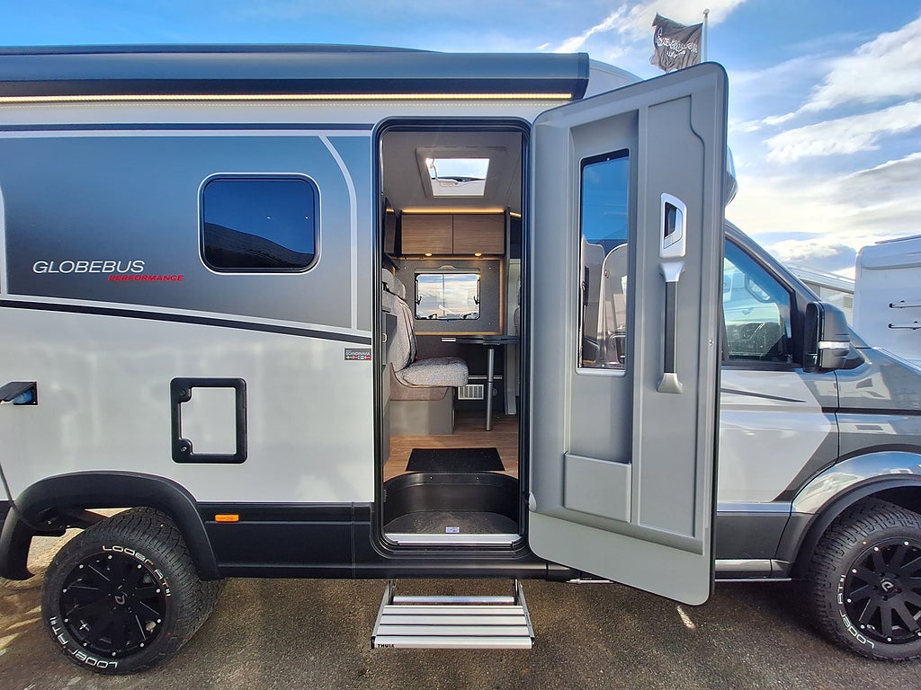 Dethleffs Globebus Performance T46 4x4 Långbädd, Automat, Solcell,Dragkrok