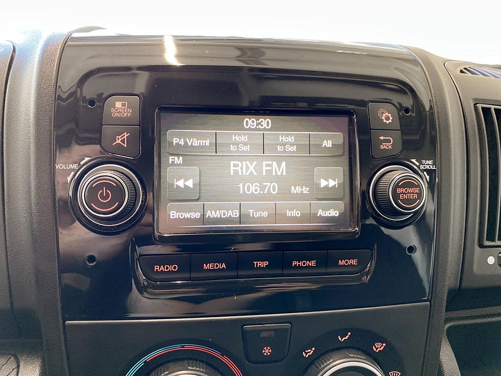 Bild på Peugeot Boxer PRO+ L3H2 2.2 BHDi 140hk - DRAG, B-KAMERA