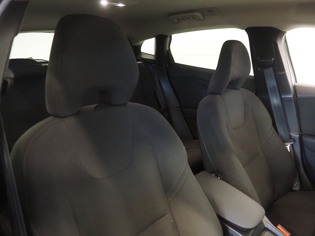 Volvo V40 D3 150hk Geartronic Kinetic D-Värm P-Sensorer 2017