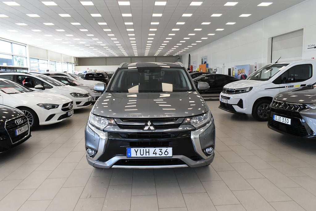 Mitsubishi Outlander PHEV 4WD Business Automat
