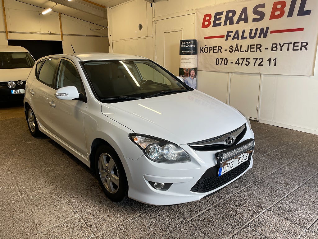 Hyundai i30 1.6 CRDi /Ny Besiktad/Ny Servat/AUX/USB
