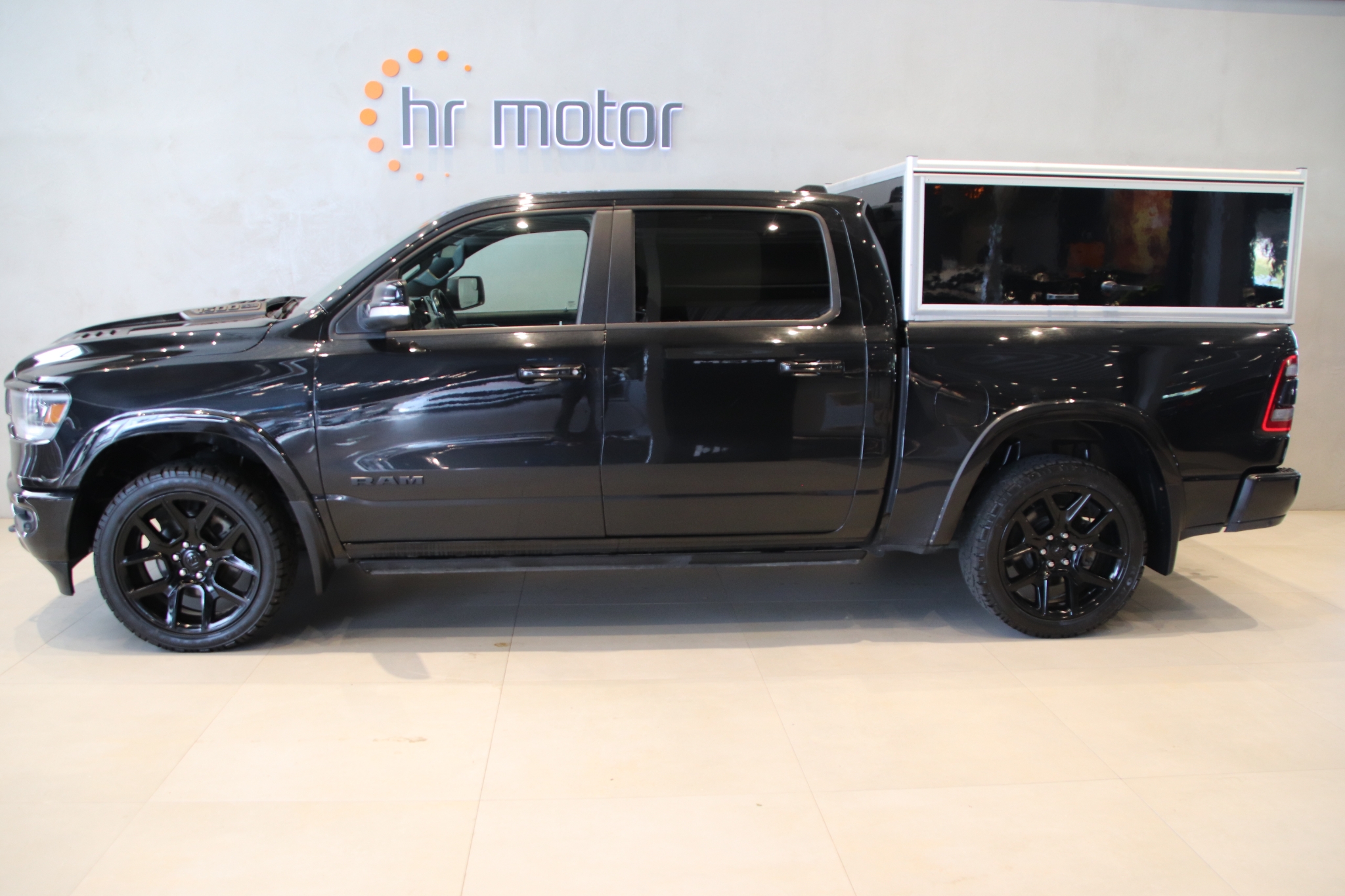 RAM 1500 laramie 5.7 (395hk) 2020, bild 2/10