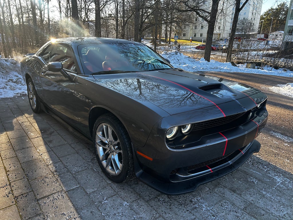 Dodge Challenger 3.6 V6 TorqueFlite 309hk Automatisk / Röd klädsel