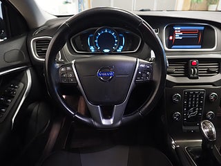 Halvkombi Volvo V40 10 av 20