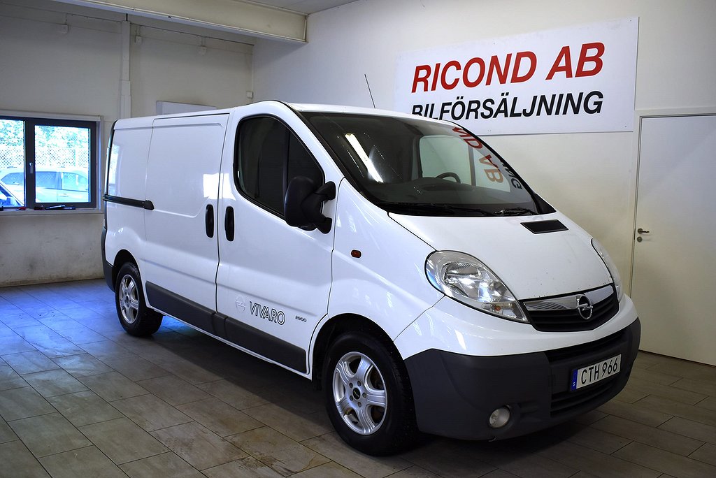 Opel Vivaro 2.0 CDTI 114 HK 3-SITS NYSERVAD NYBESIKTIGAD