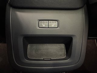 Volvo XC60 T5 AWD R-Design/Drag/Bvärm/Kamera/Navi/Rattvärme