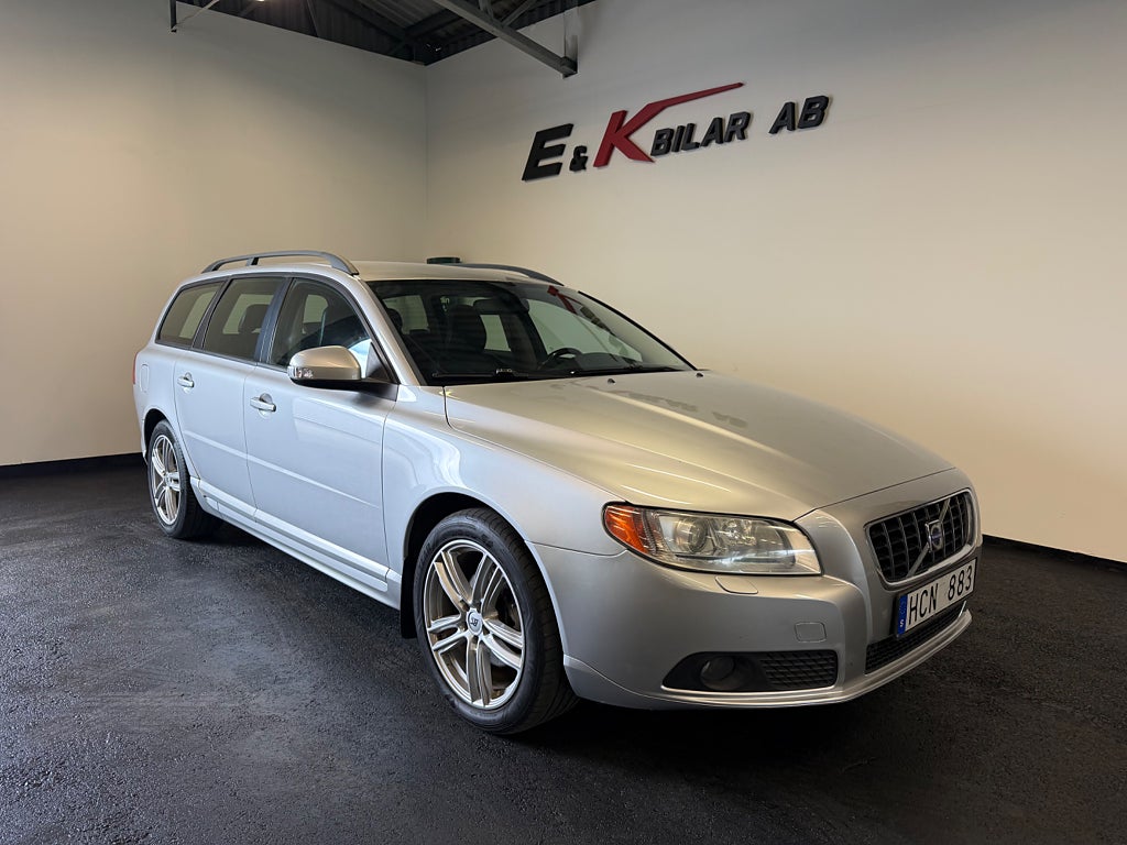 Volvo V70 2.0F Momentum Dragkrok 18” Fälgar 