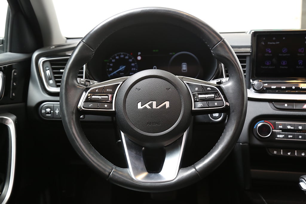 Kia Ceed Plug-in Hybrid Advance Plus 2 Panorama Skinn Drag Moms 2022