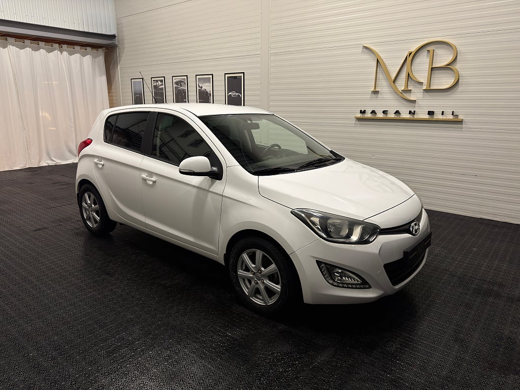 Hyundai i20 5-dörrar 1.2 Premium Bluetooth P-sensor Ny bes