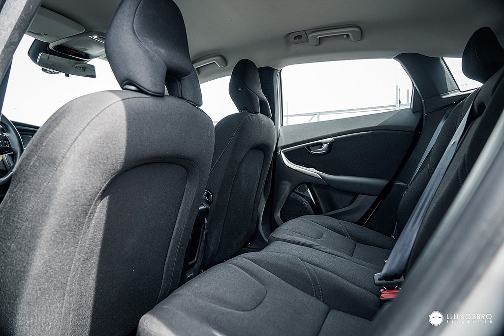 Volvo V40 D2 115hk / Kamrem bytt / Nyservad