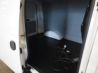 Transportbil - Skåp Maxus e-Deliver 3 10 av 15