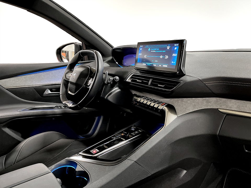 Bild på Peugeot 5008 GT 1.2 PT 130hk Aut 7-SITS B-KAMERA CARPLAY