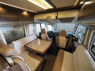 Husbil-integrerad BURSTNER Elegance i895 9 av 29