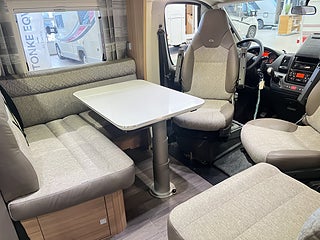 Husbil-halvintegrerad Adria CORAL SUPREME 670 SL 10 av 25