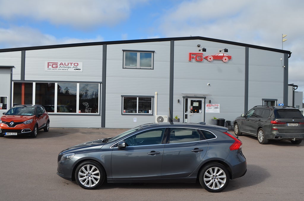 Volvo V40 D2 Summum 115 hk D-Värmare Backkamera 