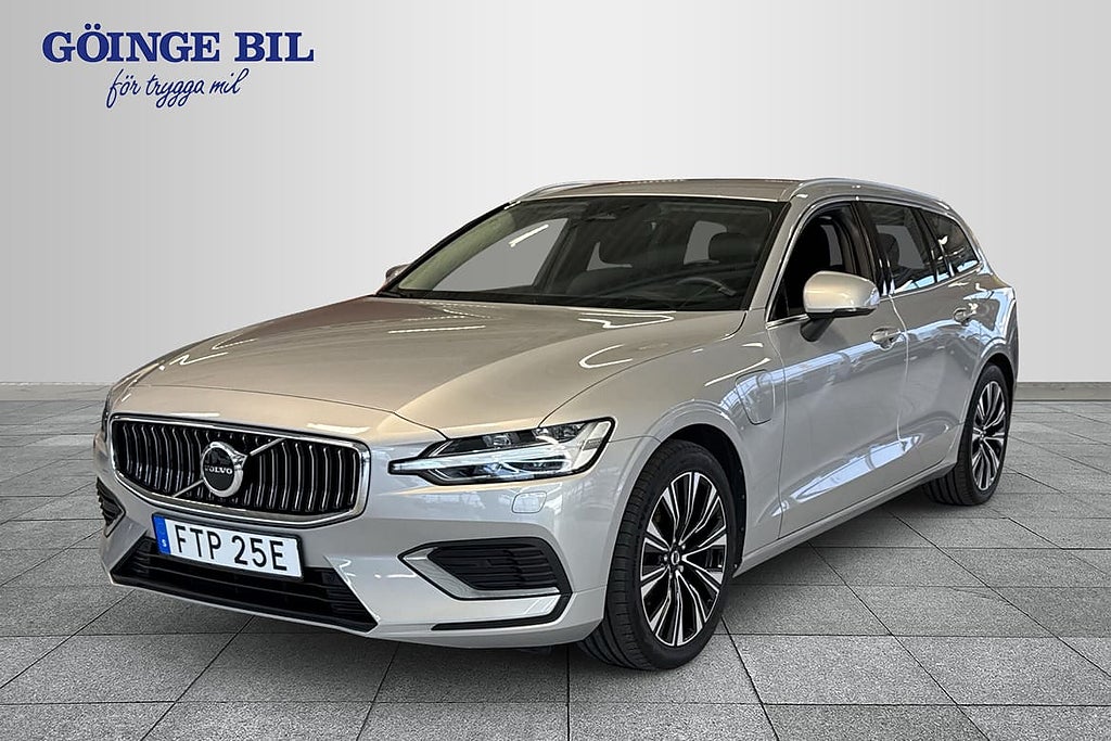 Volvo V60 3.95% KAMPANJRÄNTA Recharge T6 Core Edition Drag/ Navi/ Kam...