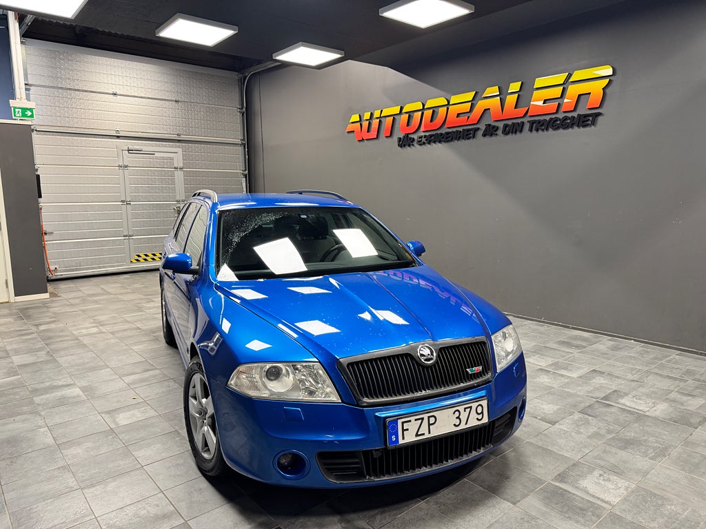 Skoda Octavia Kombi RS 2.0 TDI DPF (170hk)