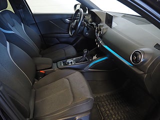 Kombi Audi Q2 10 av 22