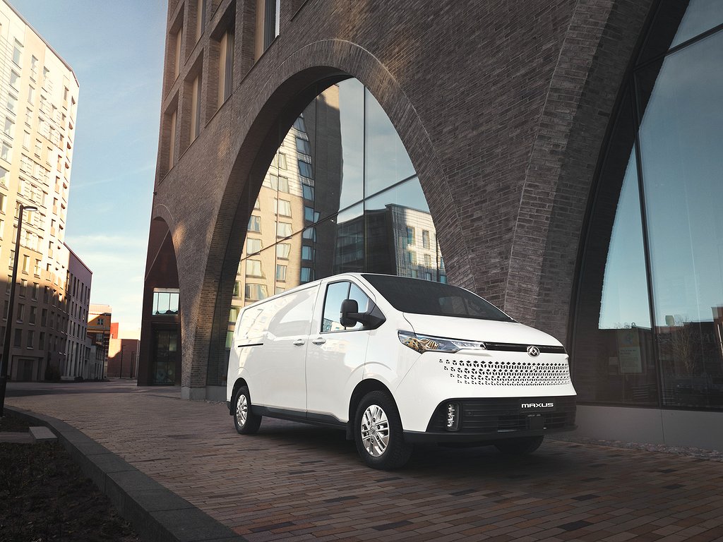 Transportbil - Skåp Maxus e-Deliver 7  2 av 4