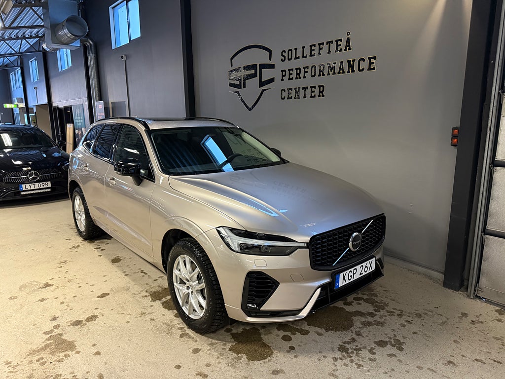 Volvo XC60 Recharge T6 AWD Geartronic Plus Dark / Pano /Moms Euro 6