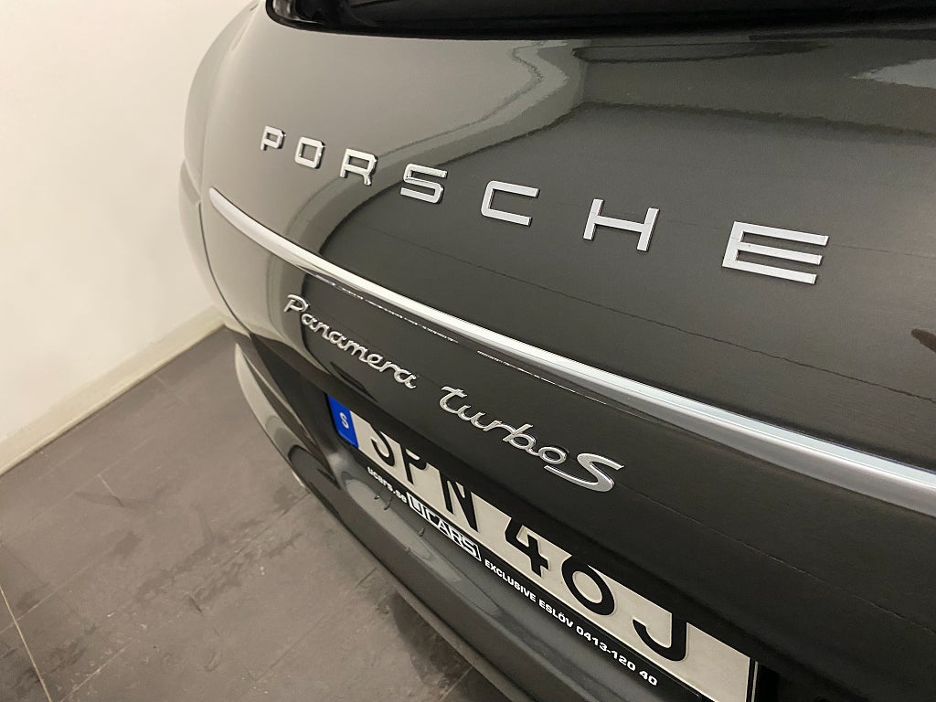 Porsche Panamera 2012 - miniatyr 16