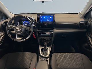 Toyota Yaris Cross Hybrid 115 AWD MOMS B-kamera Motorvärm Adaptiv S&V-däck – bild 8