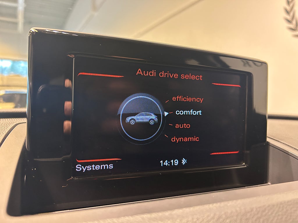 Audi Q3 2017 - miniatyr 9