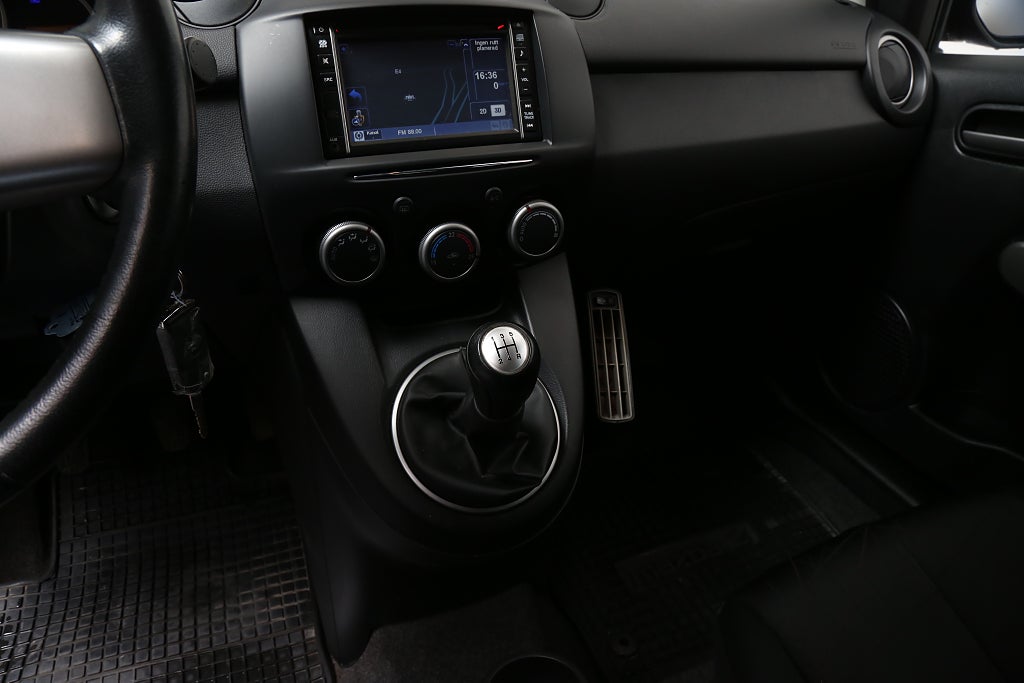 Mazda 2 1,3 84hk Spirit 5-dörrar P-sensor Motorv Nybesikt