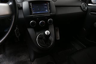 Halvkombi Mazda 2 21 av 25