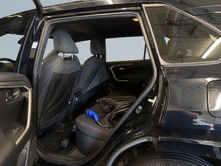 Toyota RAV4 Plug-in Hybrid E-CVT Active S&V-hjul Backkamera Carplay – bild 13