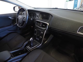 Halvkombi Volvo V40 9 av 23