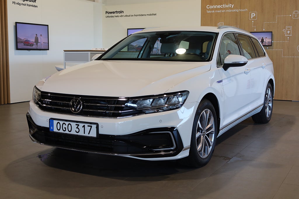 Volkswagen Passat GTE 1.4 TSI  GTE Drag Värmare Navi Kamera Leasbar 2021