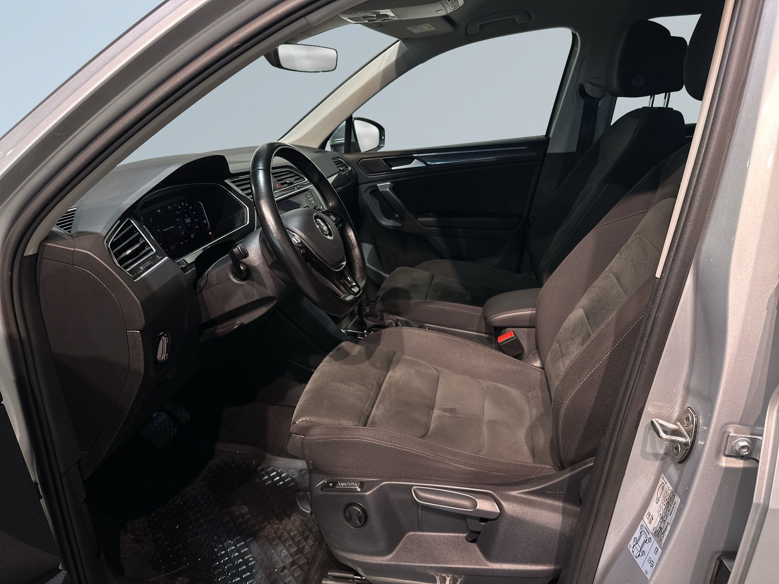 Volkswagen Tiguan 2020, bild 7/10