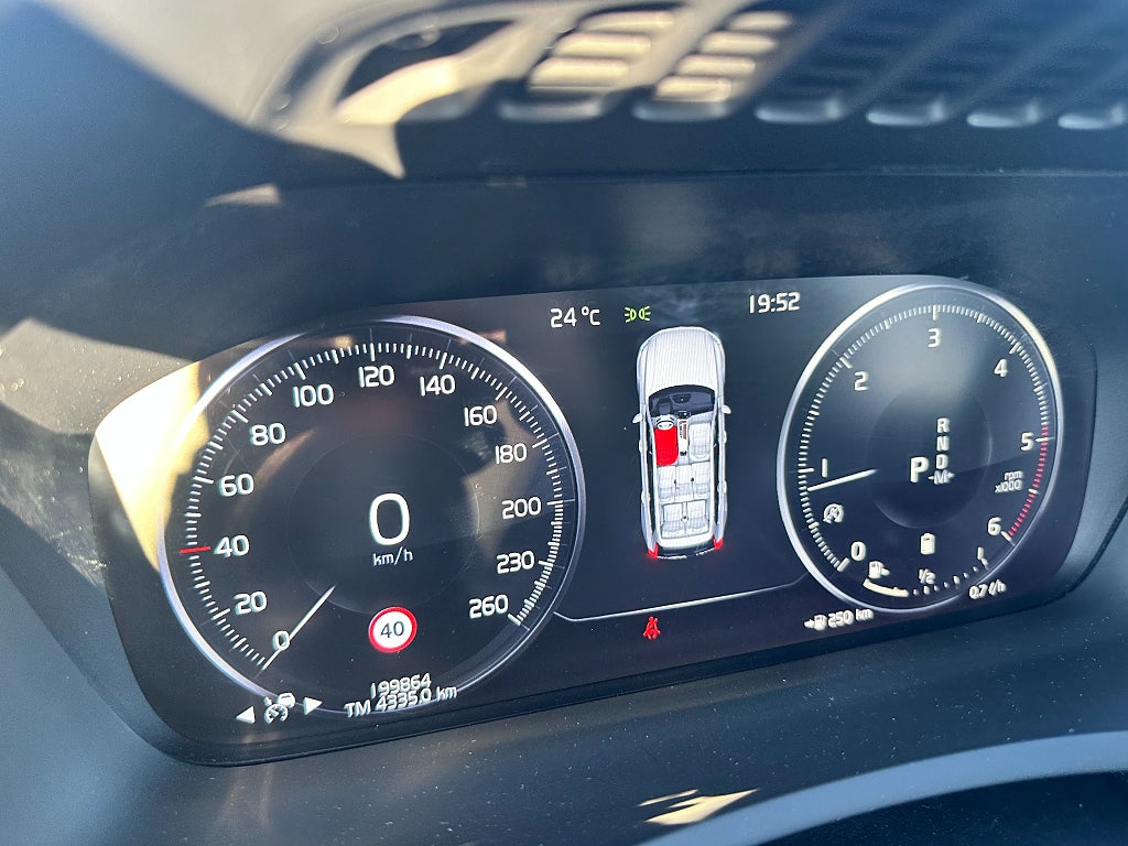 Volvo XC90 B5 AWD R-Design Pro Edition / 7sits