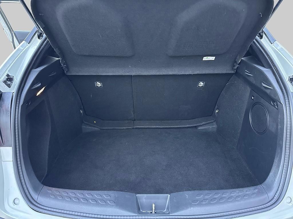 Toyota C-HR 2017 - miniatyr 10