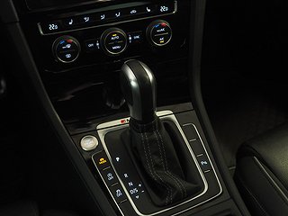 Halvkombi Volkswagen Golf 17 av 23