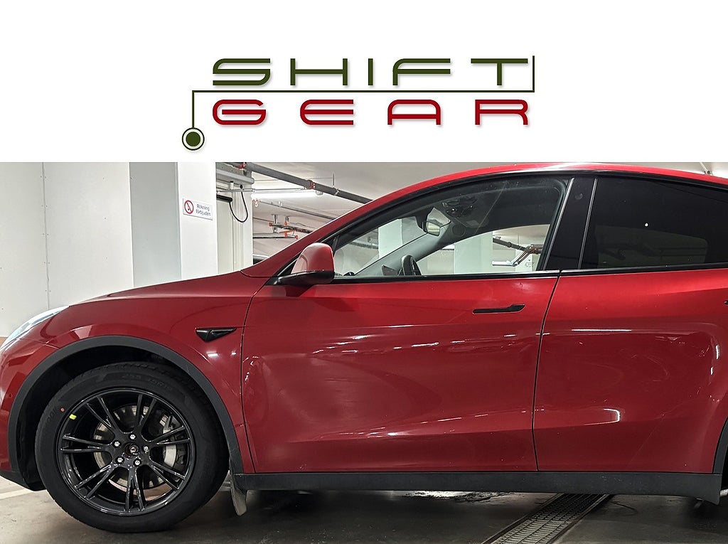 Tesla Model Y Long Range AWD Dragkrok Nya däck 1 förare 
