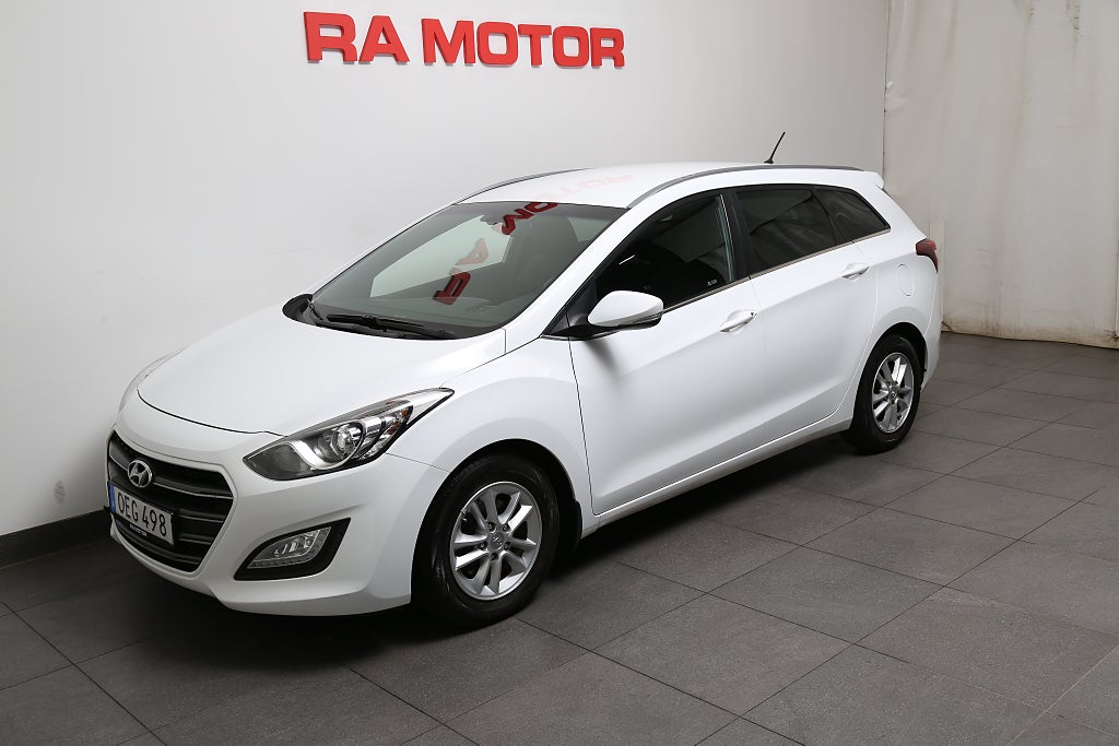 Hyundai i30 1,6 CRDi 136hk GO! Edition Kombi Motorvärmare Dragkrok 2017