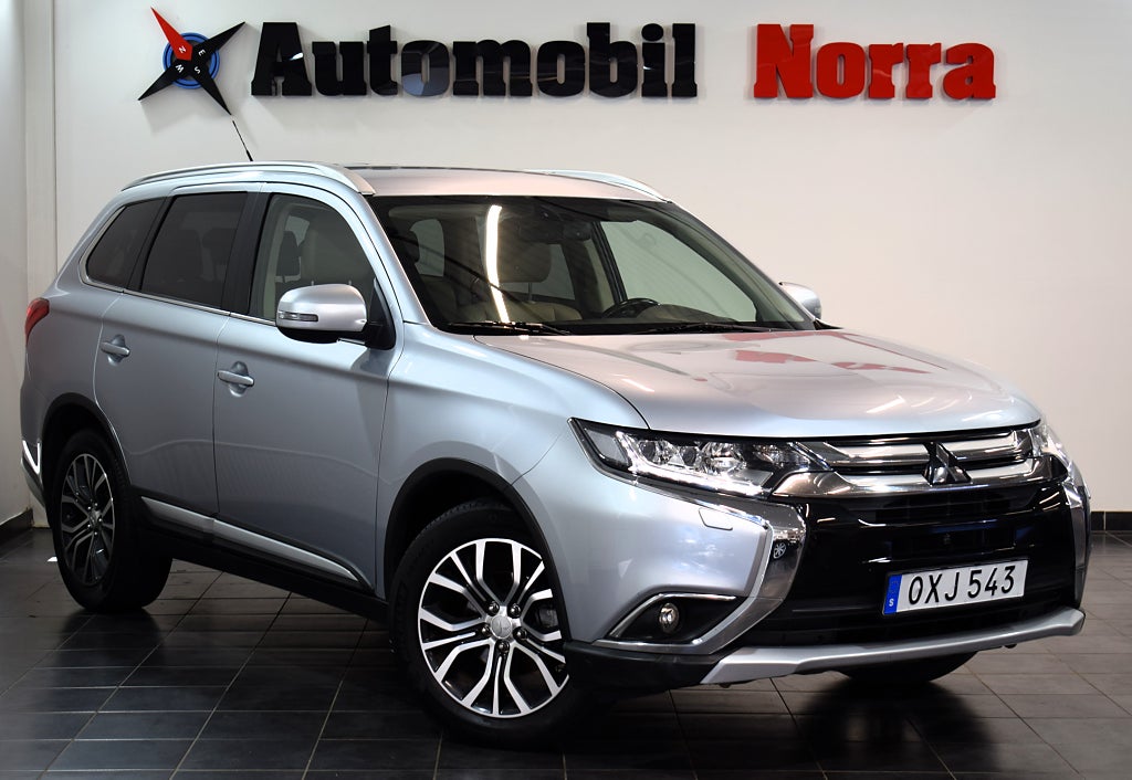 Mitsubishi Outlander 2.0 4WD Business 7-Sits/B-Kamera/Skinn/Drag/Keyless