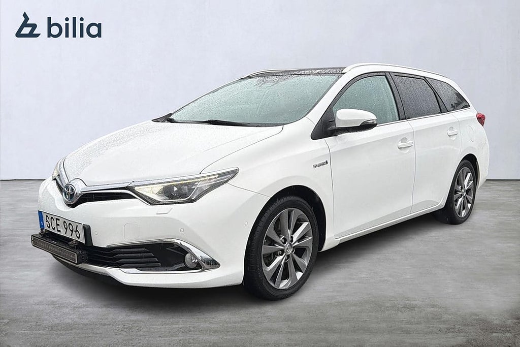 Toyota Auris 1,8 Executive, Panorama, Ljusramp, Halvskinn